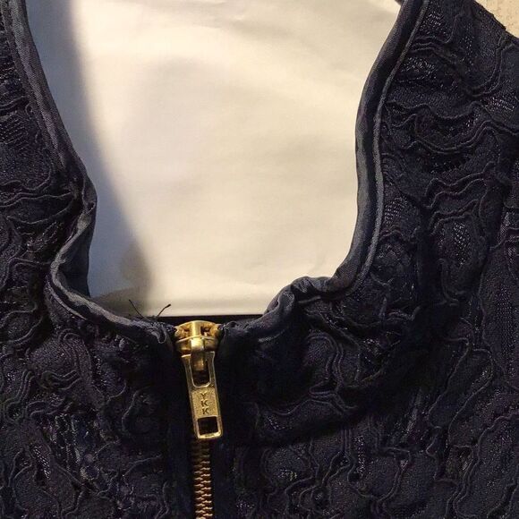 Layered vest by Crown and Ivy size medium - Picture 5 of 7